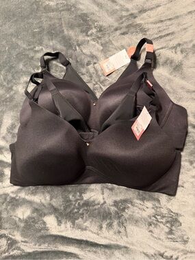 Seamless Black No-Wire Bras